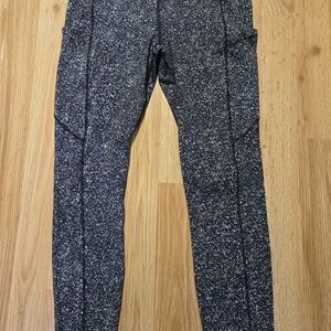 Lululemon Womans Black and Gray Pants